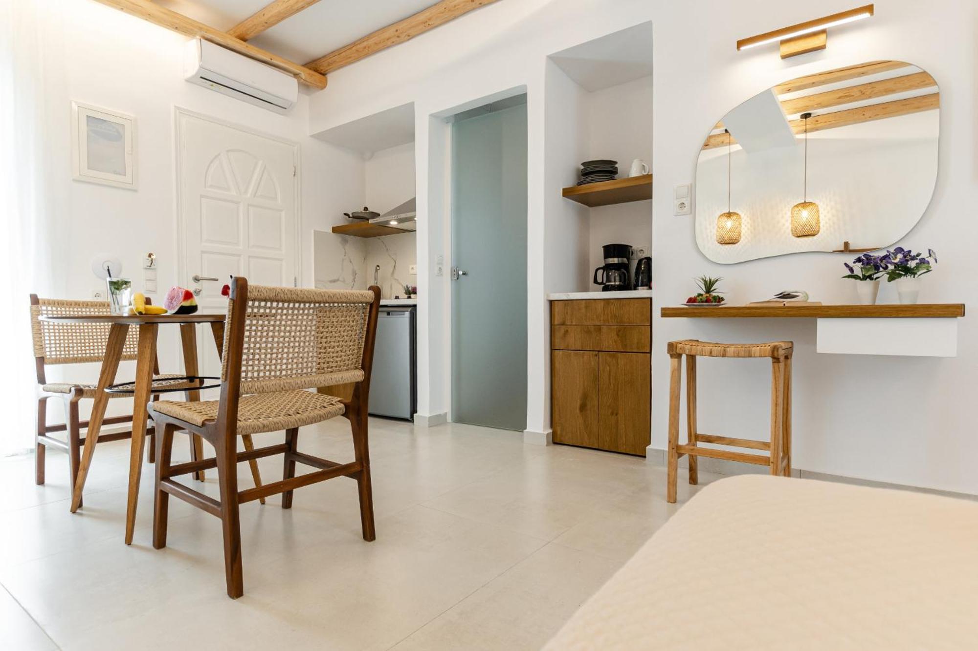 Birikos Hotel & Suites Agios Prokopios  Buitenkant foto